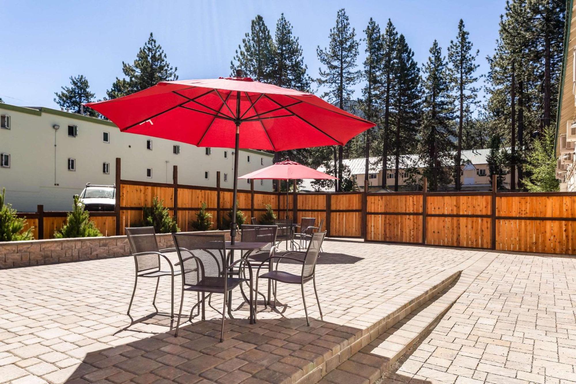 Econo Lodge Inn & Suites Heavenly Village Area South Lake Tahoe Exterior foto