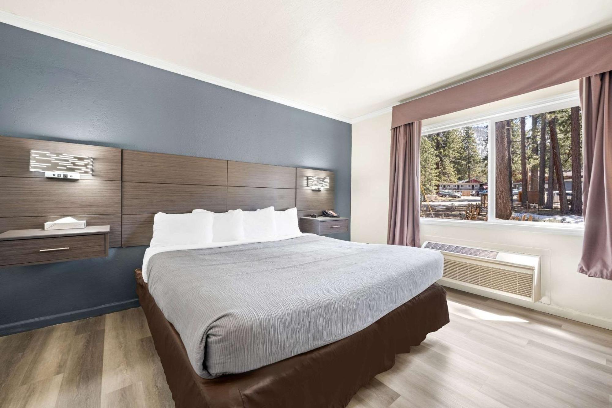 Econo Lodge Inn & Suites Heavenly Village Area South Lake Tahoe Exterior foto